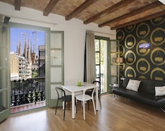 Hotel Apart-Suites Hostemplo (Barcelona, Spain)