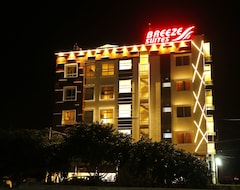 Khách sạn Breeze Suites (Bengaluru, Ấn Độ)