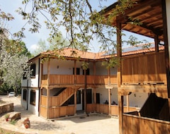 Otel Forest House (Tryavna, Bulgaristan)
