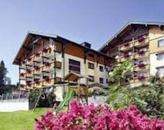 Ferienhotel Hofer superior (Straß im Attergau, Austria)