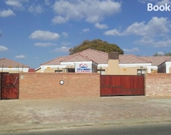 Guesthouse Trianca guest house (Welkom, South Africa)