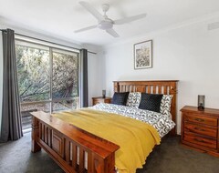 Toàn bộ căn nhà/căn hộ Private Holiday Home With Rain Forest Creek View (Cockatoo, Úc)