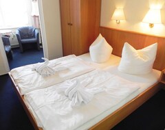 Khách sạn Double Room 25 - Domkes Hotel Garni Haus An Der See (Heringsdorf, Đức)