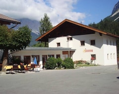Khách sạn Zum Goldenen Löwen (Biberwier, Áo)