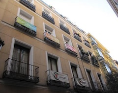 Hotel Santa Ana Colors (Madrid, Spain)