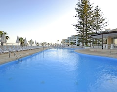 Khách sạn DoubleTree by Hilton Malta (Qawra, Malta)