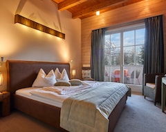 Hotelli Dolomit (La Villa, Italia)