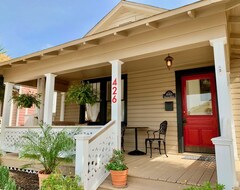 Toàn bộ căn nhà/căn hộ The Red Door Circa 1880 - Downtown Pensacola (Pensacola, Hoa Kỳ)