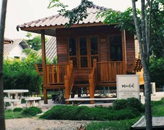 Hotel Baanswnmiidii Meedee Homestay (Lamphun, Thailand)