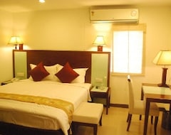 Hotel Falcons Nest Imperia Suites (Hyderabad, India)