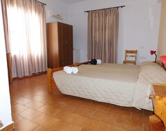 Hotelli Avgerinos Pension (Skala, Kreikka)