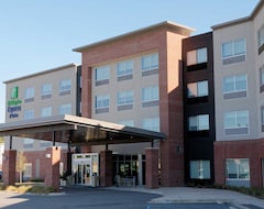 Holiday Inn Express & Suites - Summerville, An Ihg Hotel (Summerville, USA)