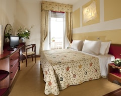 Hotel Alexander (Gabicce Mare, Italien)
