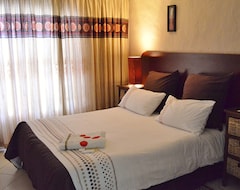 Bed & Breakfast Rainbow Guest House and Tours (Uitenhage, Nam Phi)