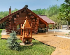 Khách sạn Medvezhya Berloga (Uschhorod, Ukraina)