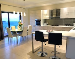 Hele huset/lejligheden Bright And Spacious Designer Finished 4 Bedroom Luxury Apartment (Mellieħa, Malta)