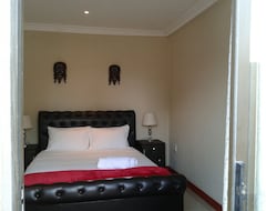 Khách sạn La'Mamie Suite (Thohoyandou, Nam Phi)