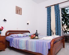 Hotel Antoniadi Marina Rooms (Livadia - Tilos, Greece)
