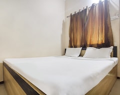 Khách sạn Spot On 49992 Aims Residency Deluxe Lodge (Kalburgi, Ấn Độ)