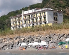 Hotel Sud (Fuscaldo, Italy)