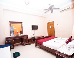 Khách sạn Sangeetha Grand (Rajamundry, Ấn Độ)