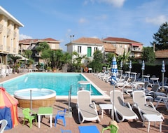 Khách sạn Hotel Delle Mimose (Diano Marina, Ý)