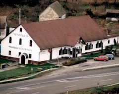 Khách sạn Belvardi Fogado (Pécs, Hungary)