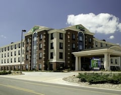 Holiday Inn Express & Suites Marion Northeast, an IHG Hotel (Marion, USA)