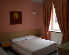 Khách sạn Hotel New Baby (Caserta, Ý)