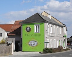 Khách sạn Nibelungenhof (Traismauer, Áo)