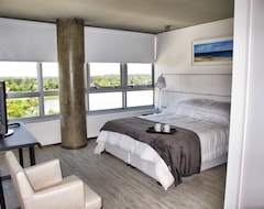 Khách sạn Faros De Carrasco Apartments (Montevideo, Uruguay)