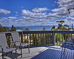 Toàn bộ căn nhà/căn hộ The Lookout ~ Large Family House With Views (Coles Bay, Úc)