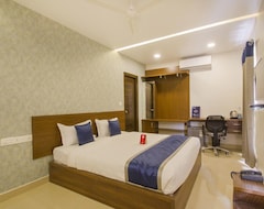 OYO 10225 Hotel Sree Chandana (Hyderabad, India)