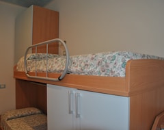 Hotel 2 salas de alojamiento en Misano Adriatico (RN (Misano Adriatico, Italia)