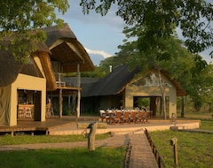 Hotel Rainbow Sikumi Tree Lodge (Hwange, Zimbabwe)
