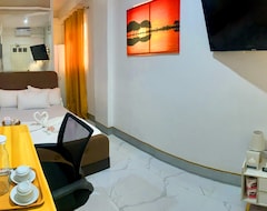 Khách sạn Legends Hotel (Lemery, Philippines)