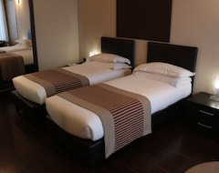 OneMhotel (San Paolo, Italy)