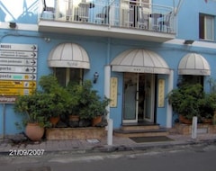 Hotel Villa Nefele (Giardini-Naxos, Italia)