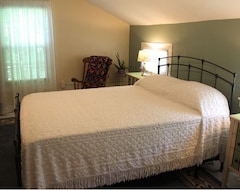The Blackberry Inn Bed & Breakfast (Watkins Glen, Hoa Kỳ)