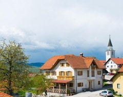 Pansion Guest House Domačija Krnc (Žužemberk, Slovenija)