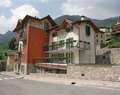 Khách sạn Villa Chiara (Canelli, Ý)
