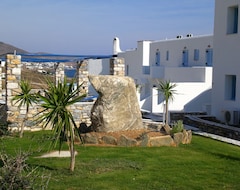 Khách sạn Captain'S Rocks Hotel (Nea Chrissi Akti, Hy Lạp)