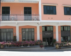 Hotel Caporal (Minori, Italy)
