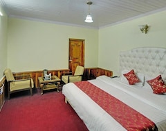 Khách sạn Amneu Pine Grove (Kullu, Ấn Độ)