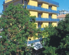 Khách sạn Hotel Capitol (Pésaro, Ý)