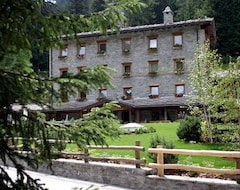 Chalet Eden Eco Hotel, Restaurant & Wellness (La Thuile, Italy)