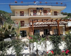 Khách sạn Chrismare (Taormina, Ý)