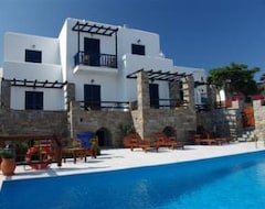 Hotel San Antonio Summer House (Piso Livadi, Greece)
