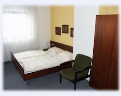 Hotelli Hotel -Pension-Weller (Mühlheim am Main, Saksa)