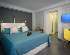 Hotel Studio Tironi (Trogir, Croatia)